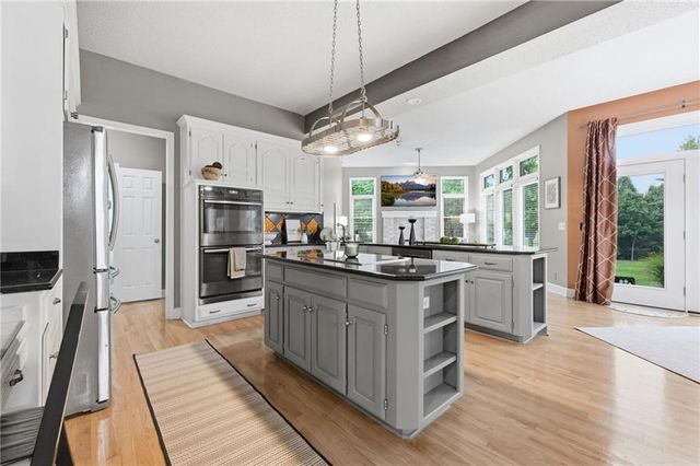 2250 SW Forestpark Place, Lee's Summit, MO 64081