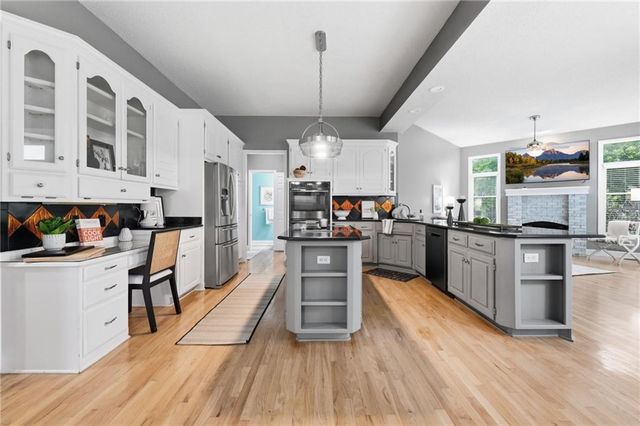 2250 SW Forestpark Place, Lee's Summit, MO 64081