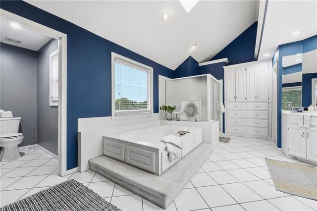 2250 SW Forestpark Place, Lee's Summit, MO 64081