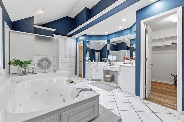 2250 SW Forestpark Place, Lee's Summit, MO 64081