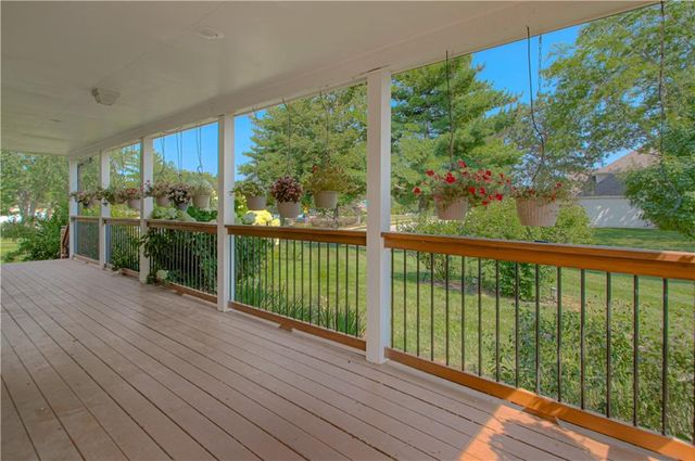 2250 SW Forestpark Place, Lee's Summit, MO 64081