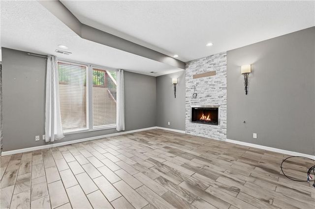 2250 SW Forestpark Place, Lee's Summit, MO 64081