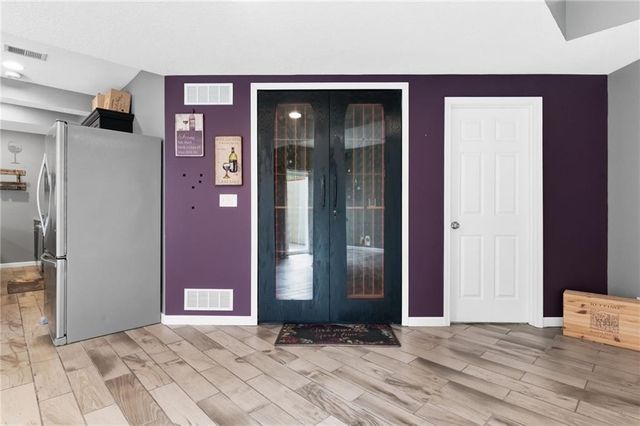 2250 SW Forestpark Place, Lee's Summit, MO 64081