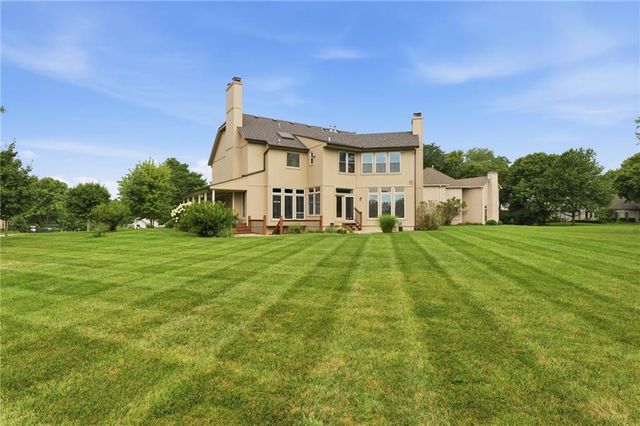 2250 SW Forestpark Place, Lee's Summit, MO 64081