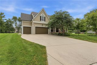 2250 SW Forestpark Place, Lee's Summit, MO 64081