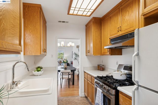3287 Briggs Ave, Alameda, CA 94501
