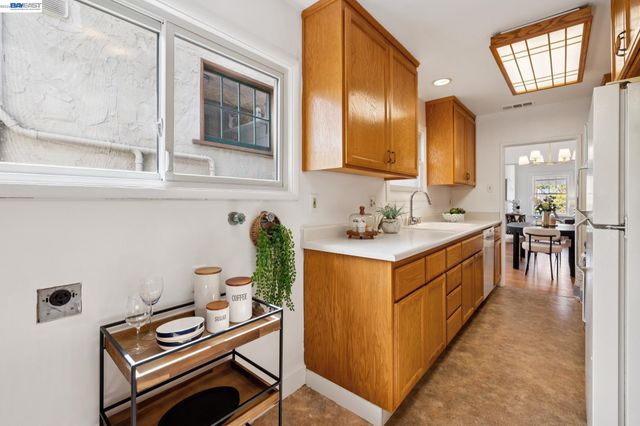3287 Briggs Ave, Alameda, CA 94501