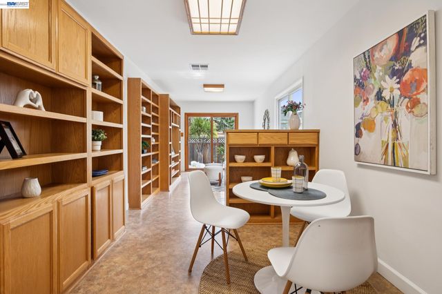 3287 Briggs Ave, Alameda, CA 94501