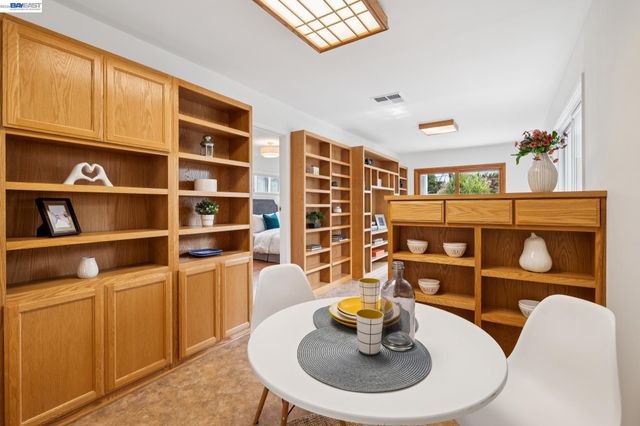 3287 Briggs Ave, Alameda, CA 94501