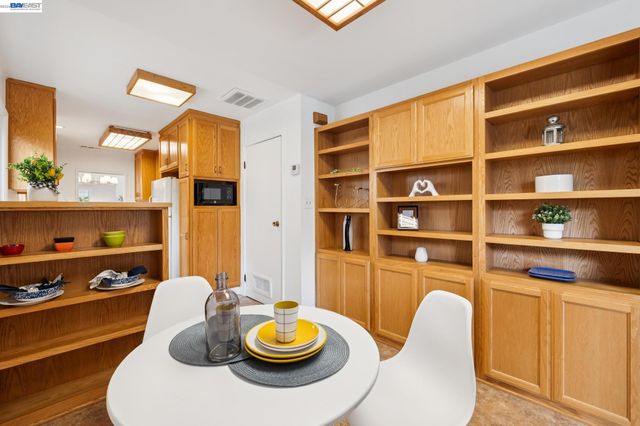 3287 Briggs Ave, Alameda, CA 94501