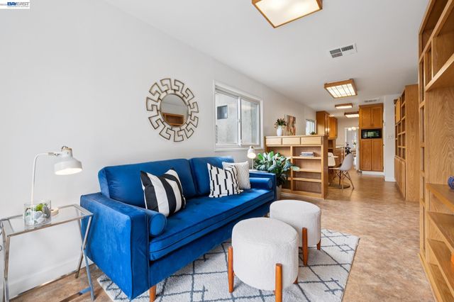 3287 Briggs Ave, Alameda, CA 94501