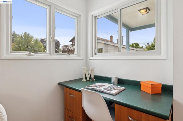 3287 Briggs Ave, Alameda, CA 94501
