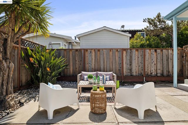 3287 Briggs Ave, Alameda, CA 94501