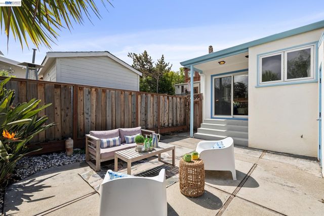 3287 Briggs Ave, Alameda, CA 94501