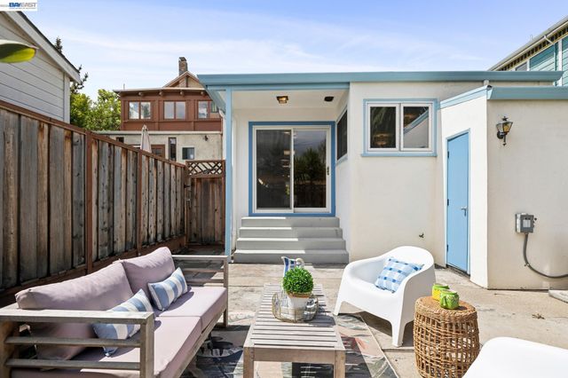 3287 Briggs Ave, Alameda, CA 94501