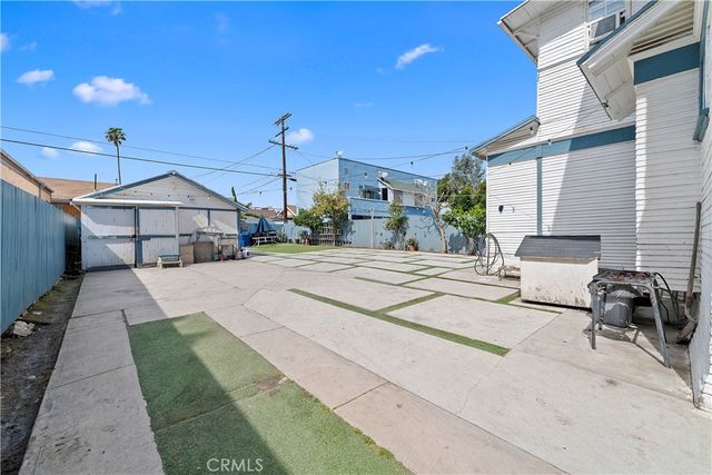 1665 Arlington, Los Angeles, CA 90019