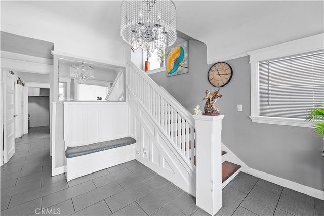 1665 Arlington, Los Angeles, CA 90019