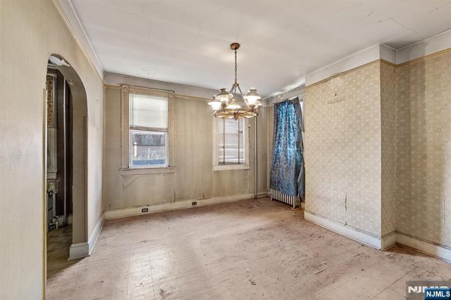 400 41st Street, Union City, NJ 07087