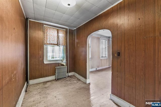 400 41st Street, Union City, NJ 07087