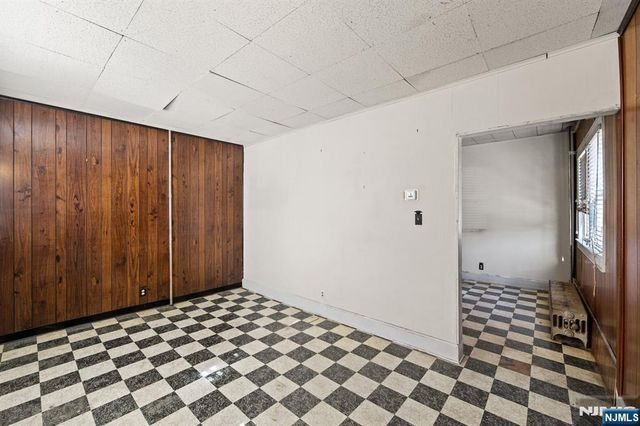 400 41st Street, Union City, NJ 07087