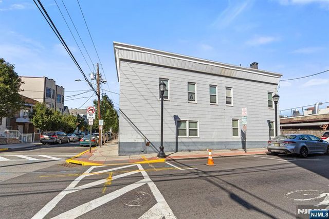 400 41st Street, Union City, NJ 07087