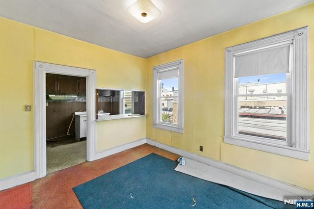 400 41st Street, Union City, NJ 07087