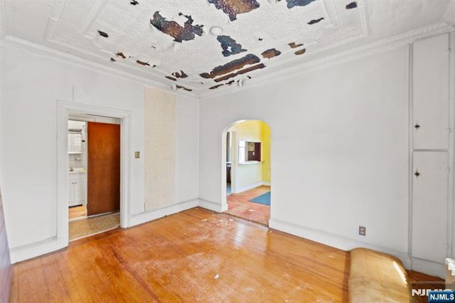 400 41st Street, Union City, NJ 07087