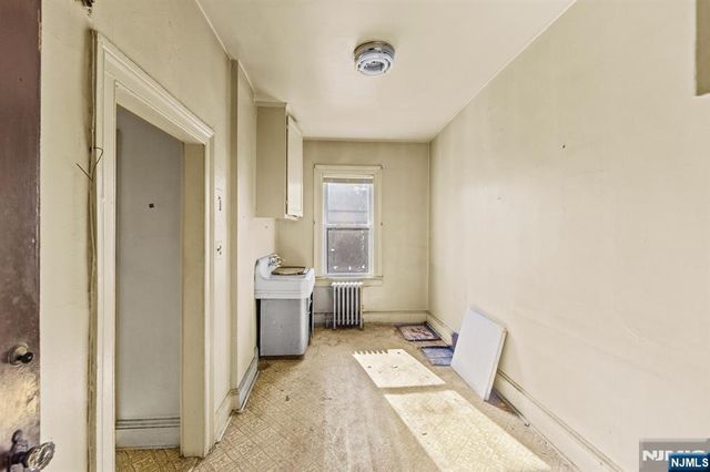 400 41st Street, Union City, NJ 07087