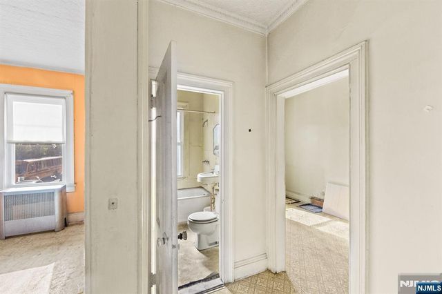 400 41st Street, Union City, NJ 07087