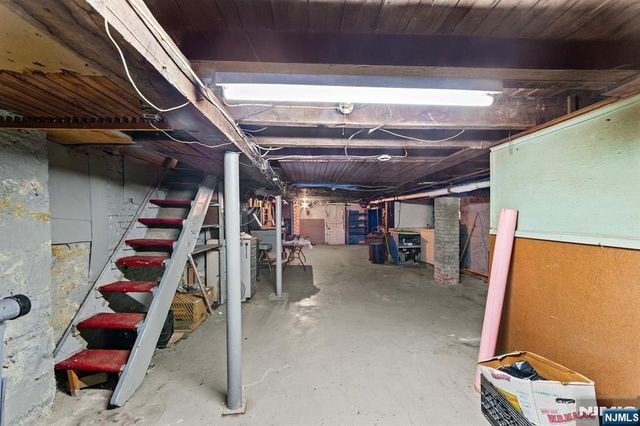 400 41st Street, Union City, NJ 07087