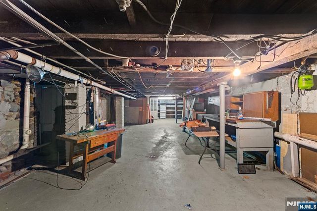 400 41st Street, Union City, NJ 07087