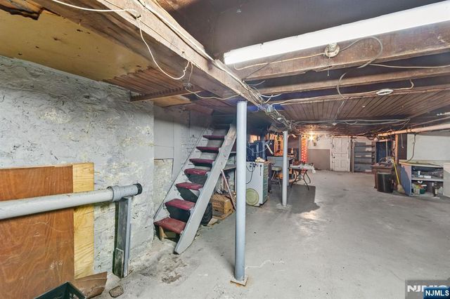 400 41st Street, Union City, NJ 07087