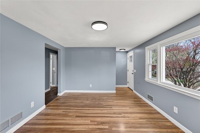 45 Winthrop Road, Warwick, RI 02888