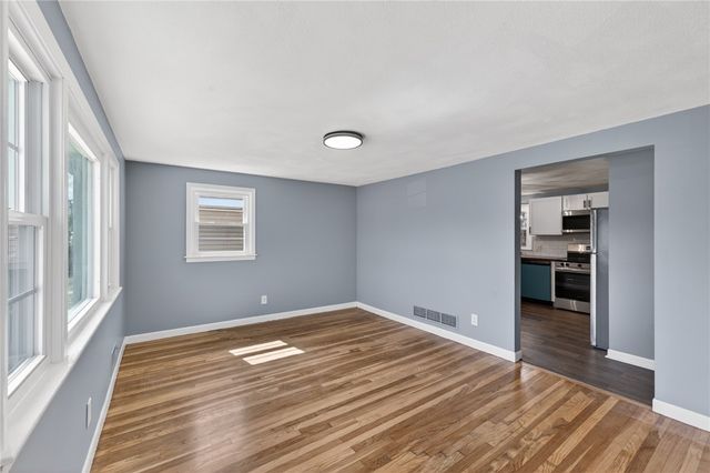 45 Winthrop Road, Warwick, RI 02888