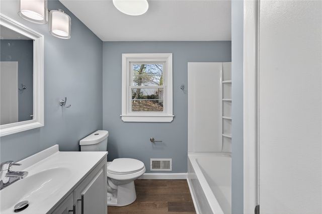 45 Winthrop Road, Warwick, RI 02888