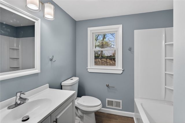 45 Winthrop Road, Warwick, RI 02888