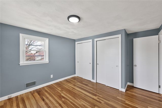 45 Winthrop Road, Warwick, RI 02888