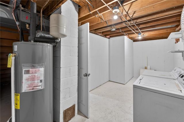 45 Winthrop Road, Warwick, RI 02888