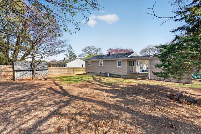 45 Winthrop Road, Warwick, RI 02888
