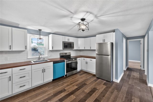 45 Winthrop Road, Warwick, RI 02888