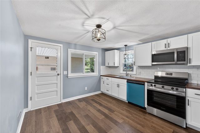 45 Winthrop Road, Warwick, RI 02888