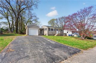 45 Winthrop Road, Warwick, RI 02888