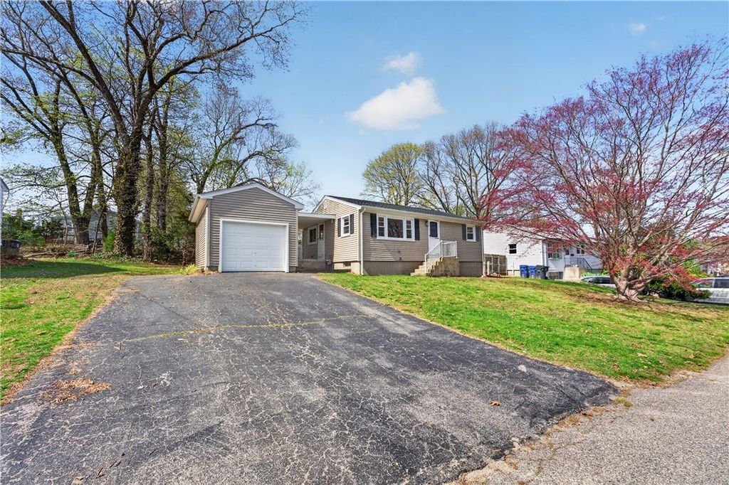 45 Winthrop Road, Warwick, RI 02888