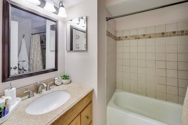 355 Wilmington Drive C1, Bartlett, IL 60103