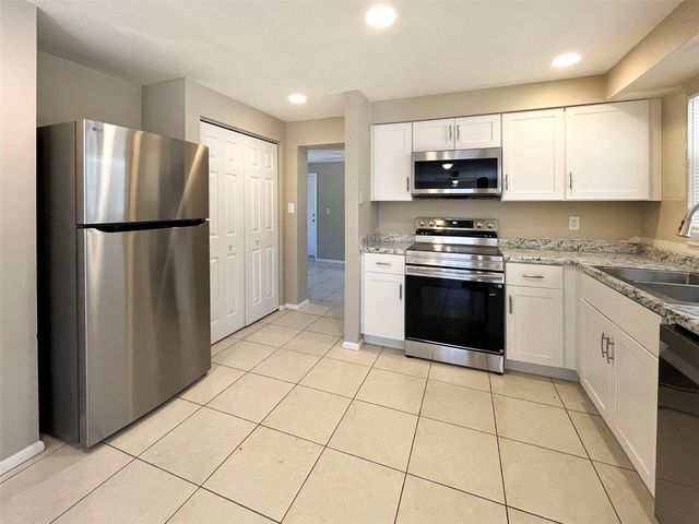 5001 BELL MEADE DRIVE, Sarasota, FL 34232