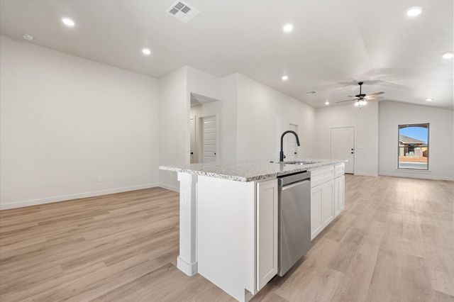 2415 Aberdeen Avenue, Wolfforth, TX 79382