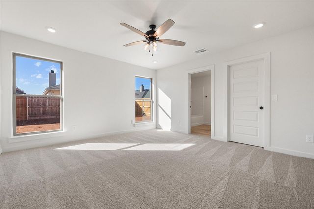 2415 Aberdeen Avenue, Wolfforth, TX 79382