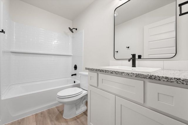 2415 Aberdeen Avenue, Wolfforth, TX 79382