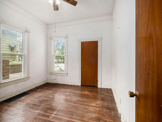 608 N LOCUST Street, Glenwood, IA 51534