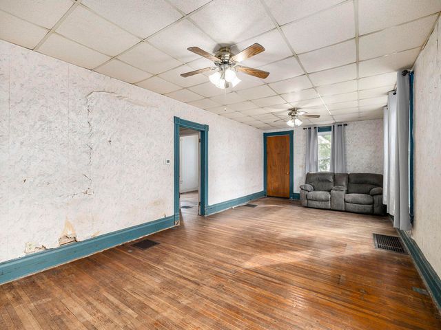 608 N LOCUST Street, Glenwood, IA 51534